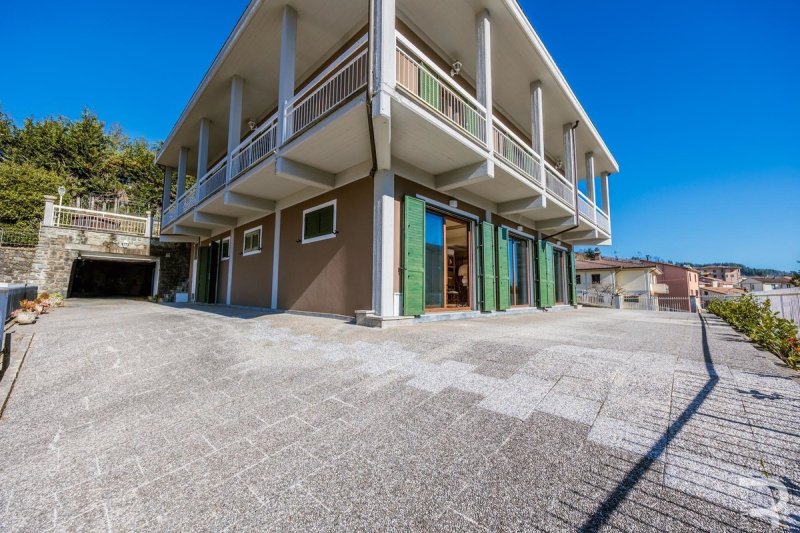 Villa in Piazza al Serchio