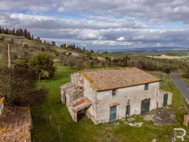 Huis op het platteland in Montecatini Val di Cecina