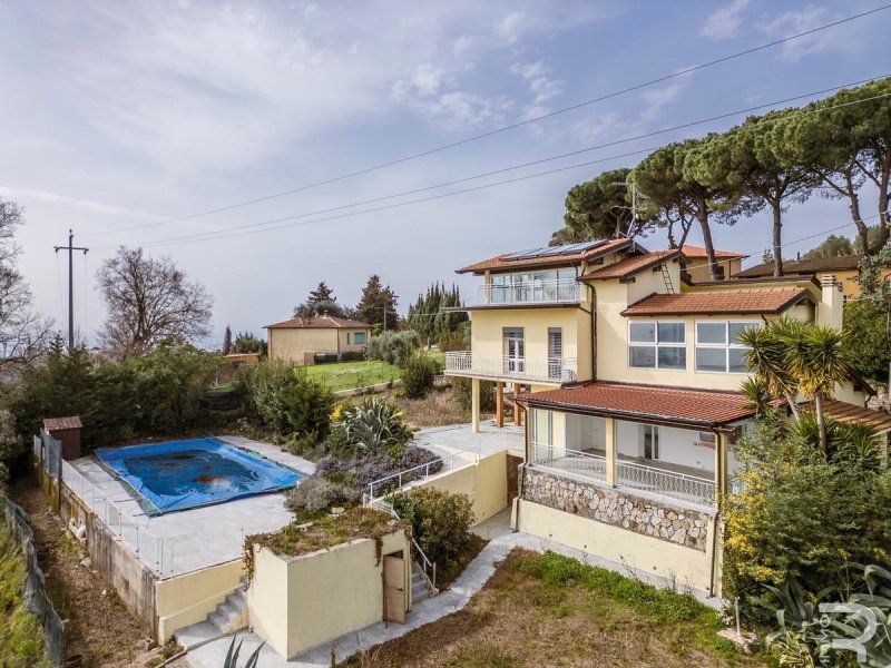 Villa i Massarosa