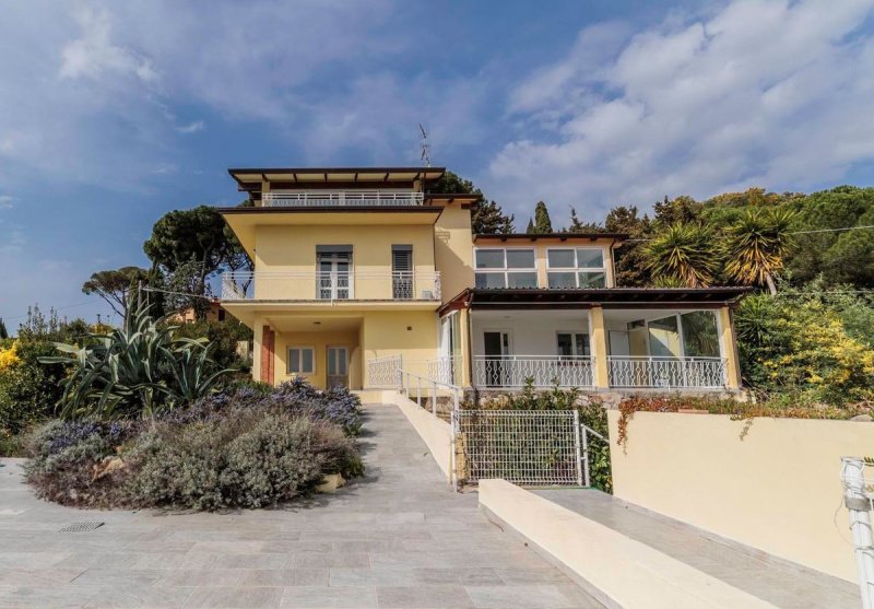 Villa i Massarosa