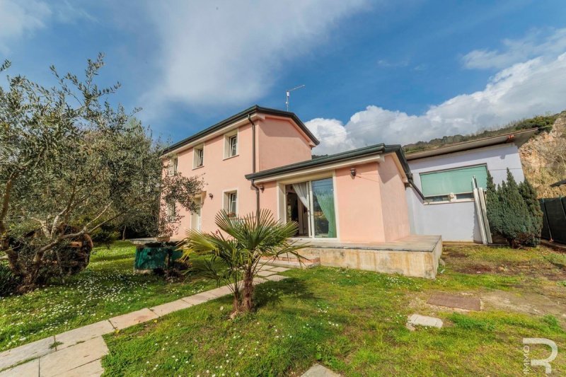 Villa à Montignoso