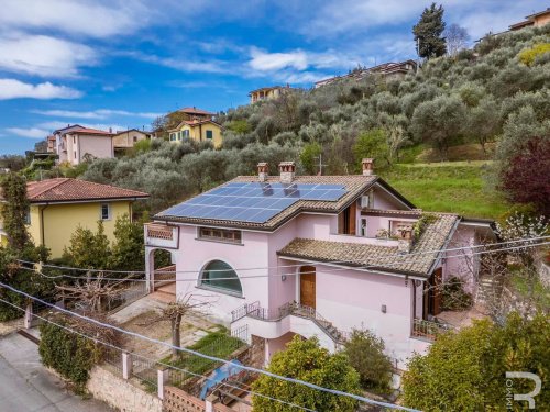 Villa i Massarosa
