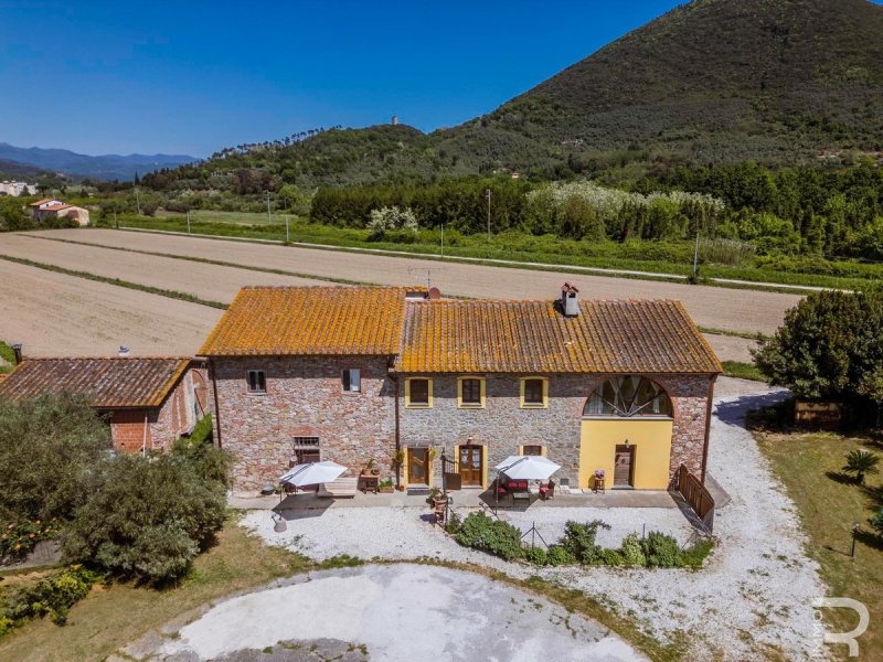 Maison à San Giuliano Terme