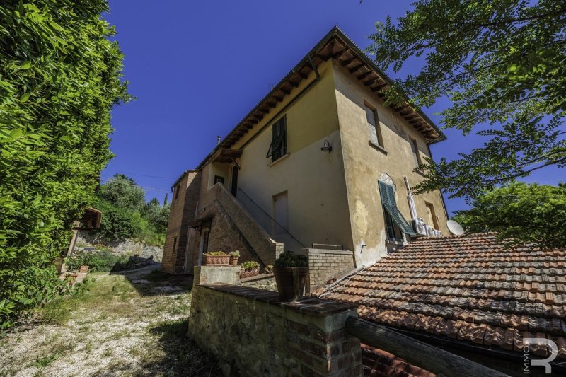 Moradia em Volterra