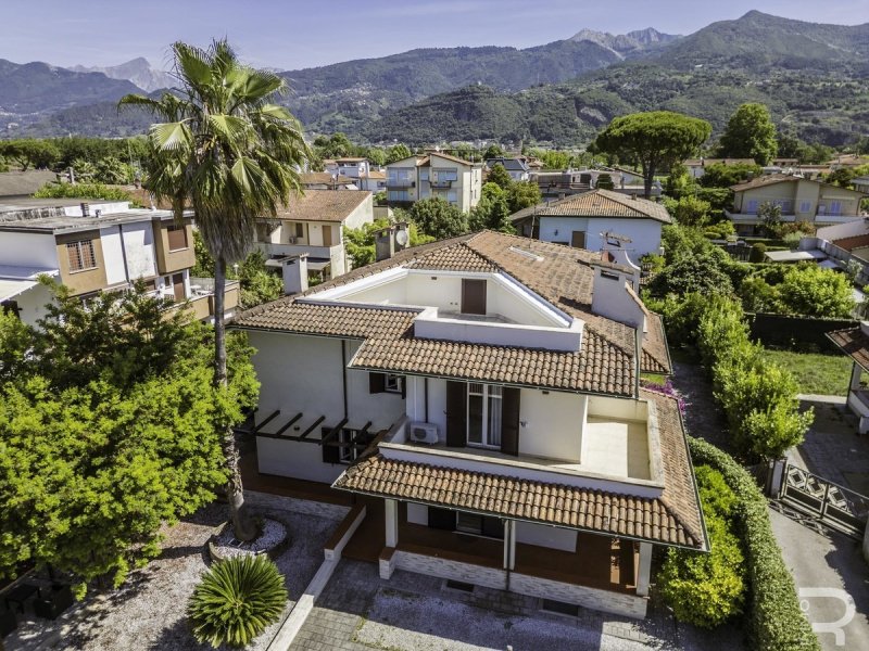 Villa i Montignoso