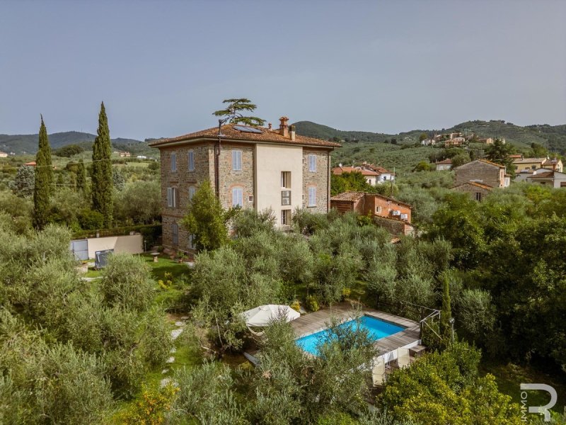 Villa en Larciano