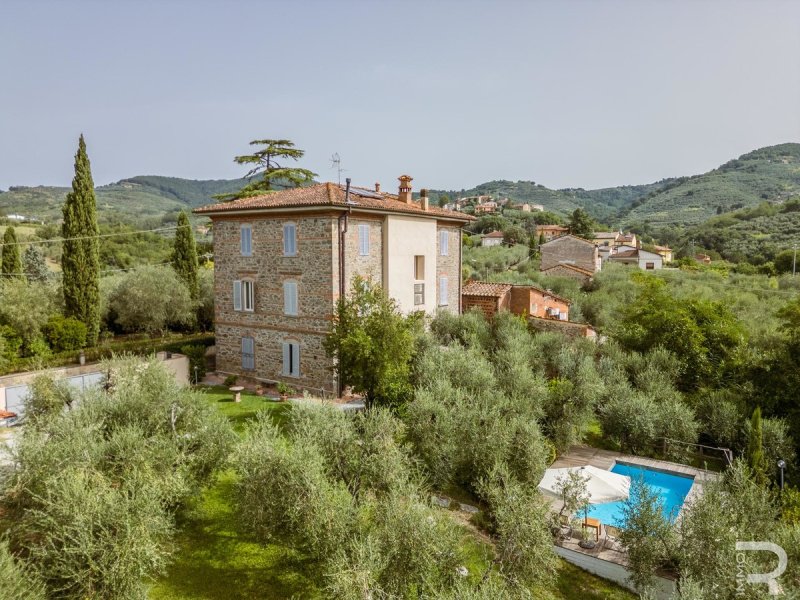 Villa en Larciano
