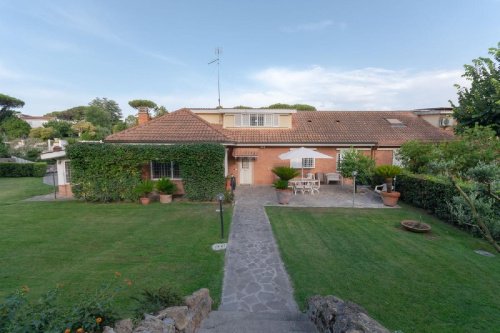 Detached house in Rome