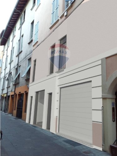 Kommersiell byggnad i Reggio nell'Emilia