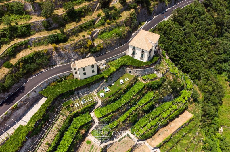 Вилла в Майори