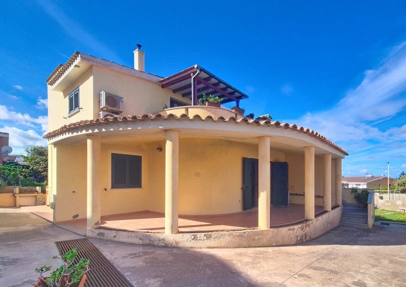 卡斯特尔萨多公寓