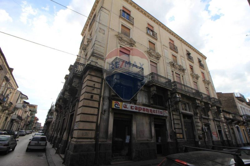 Edifício comercial em Paternò