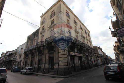 Edifício comercial em Paternò