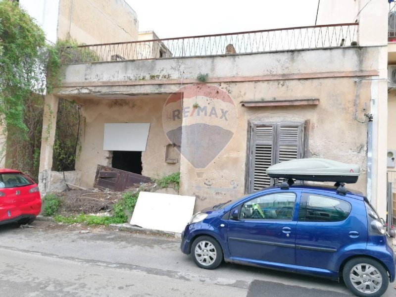 Detached house in Palermo