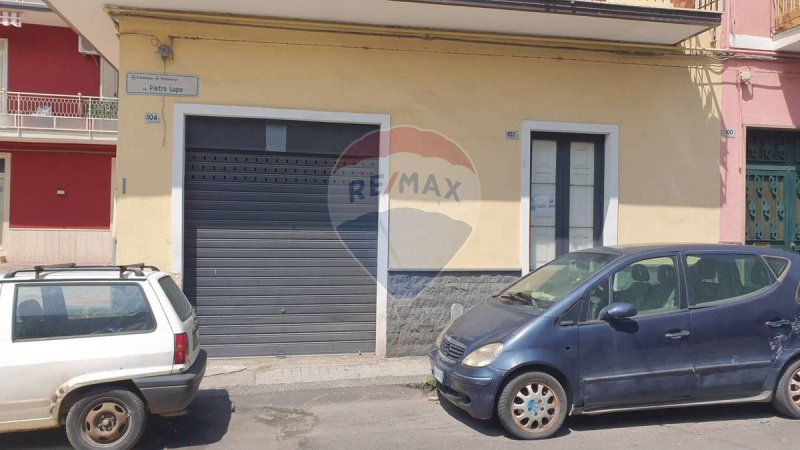 Half-vrijstaande woning in Paternò