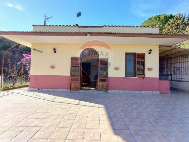 Haus in Villafrati