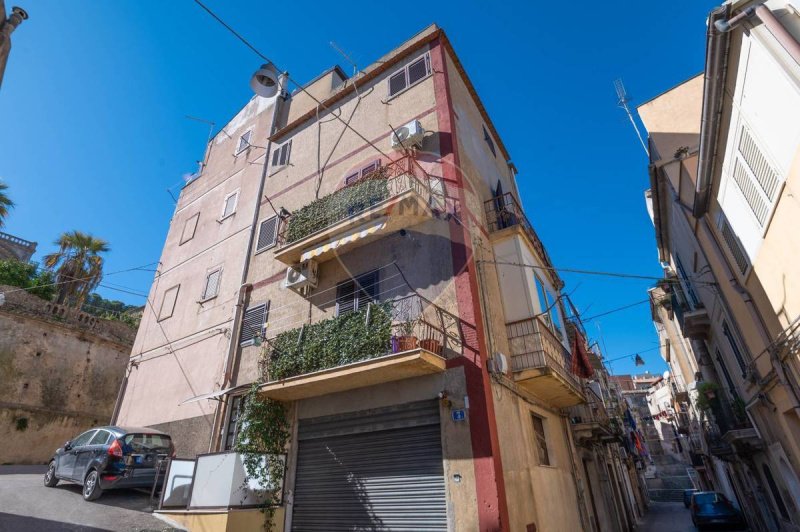 Vrijstaande woning in Caltagirone