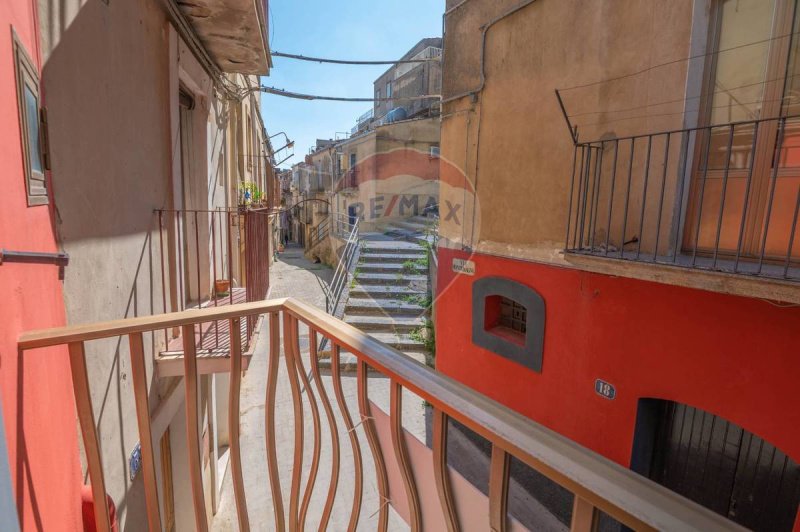 Vrijstaande woning in Caltagirone