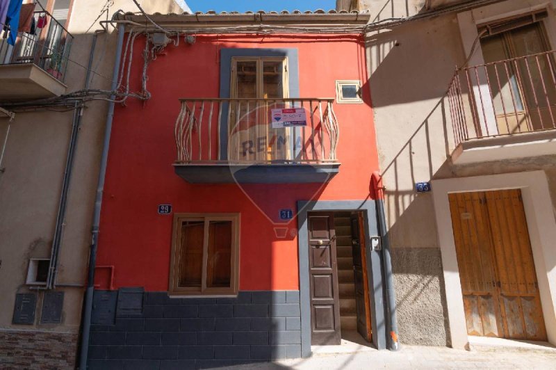 Vrijstaande woning in Caltagirone