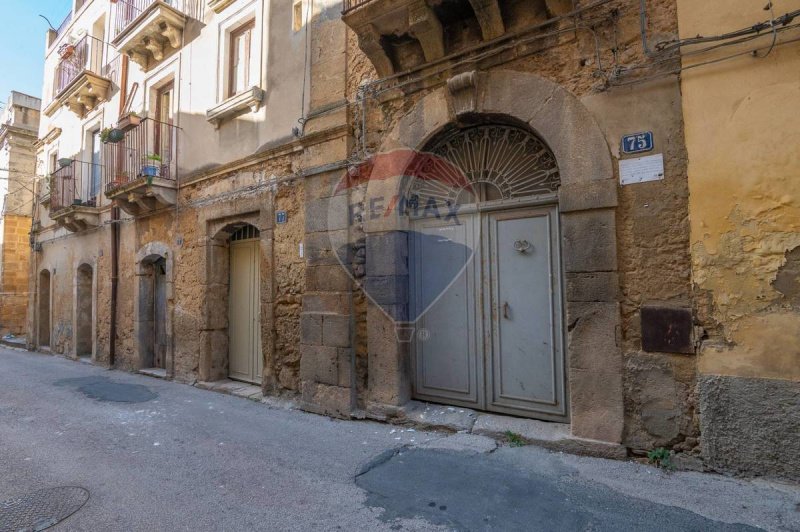 Casa independiente en Caltagirone