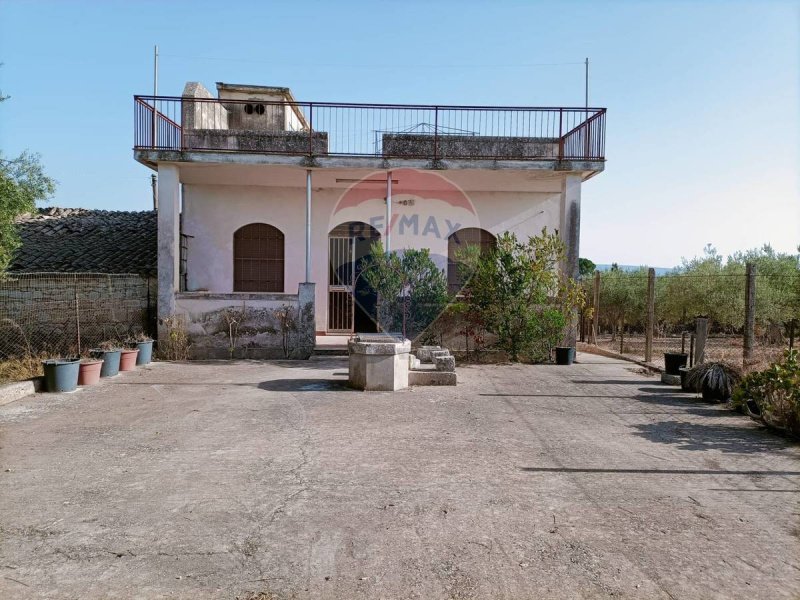 Villa en Chiaramonte Gulfi