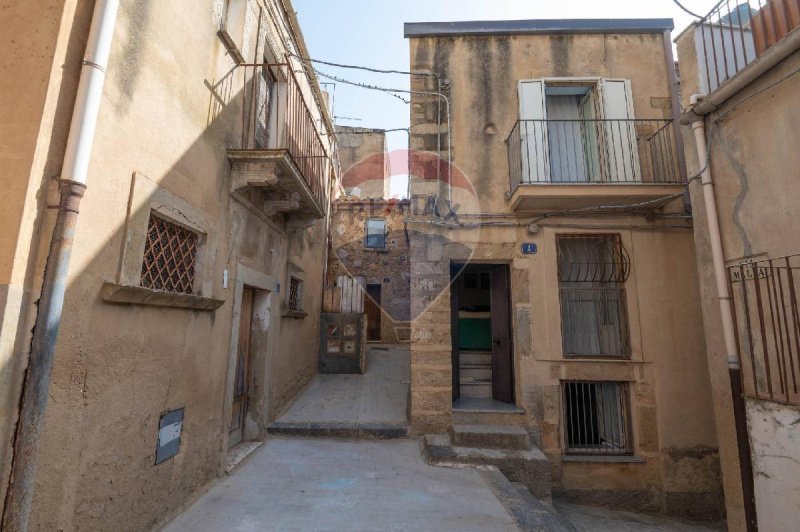 Vrijstaande woning in Caltagirone