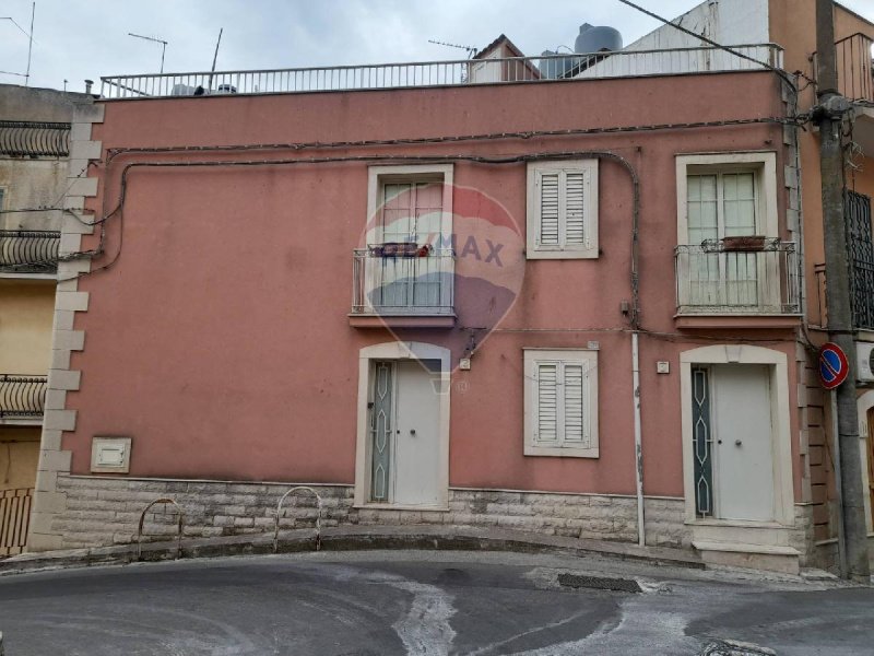 Detached house in Chiaramonte Gulfi