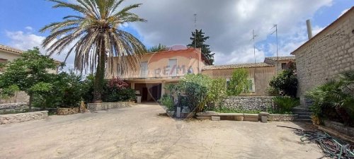 Detached house in Modica