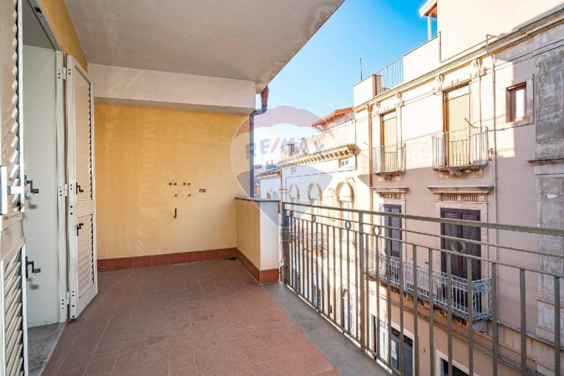 Appartement à Santa Maria di Licodia