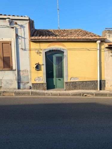 Detached house in Piedimonte Etneo