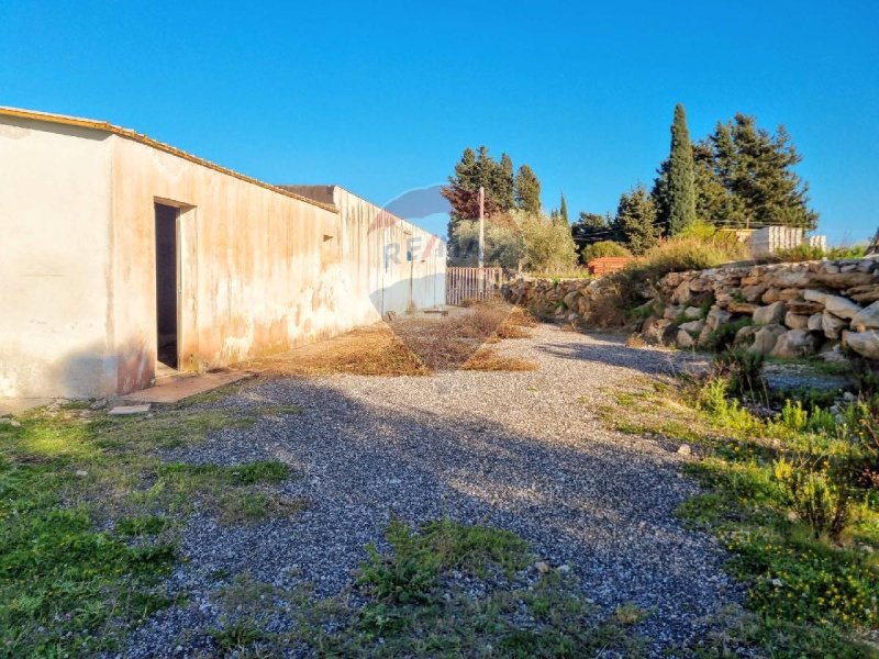 Commercial property in Melilli