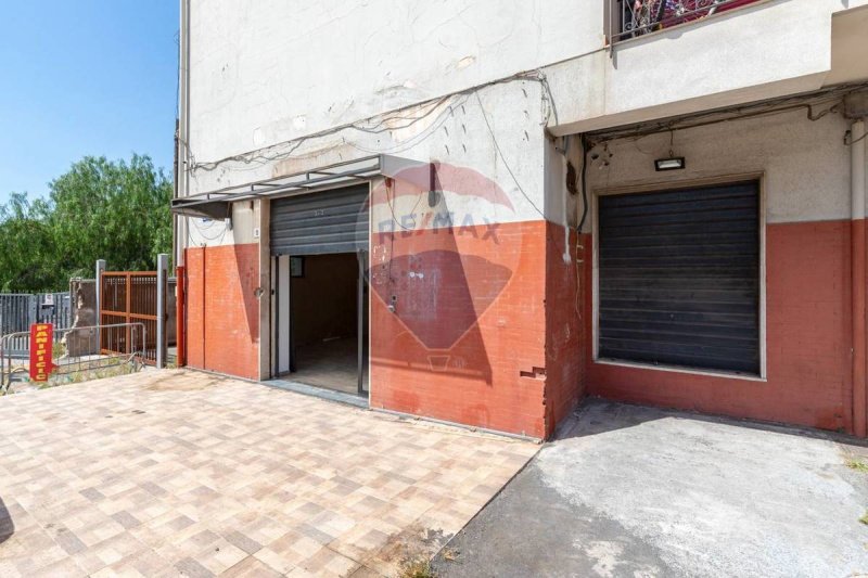 Inmueble comercial en Gravina di Catania