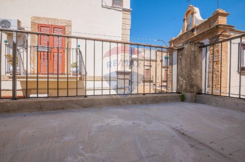 Half-vrijstaande woning in Caltagirone