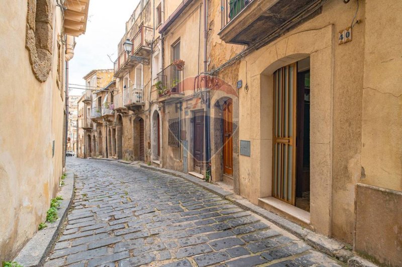 Casa independente em Caltagirone