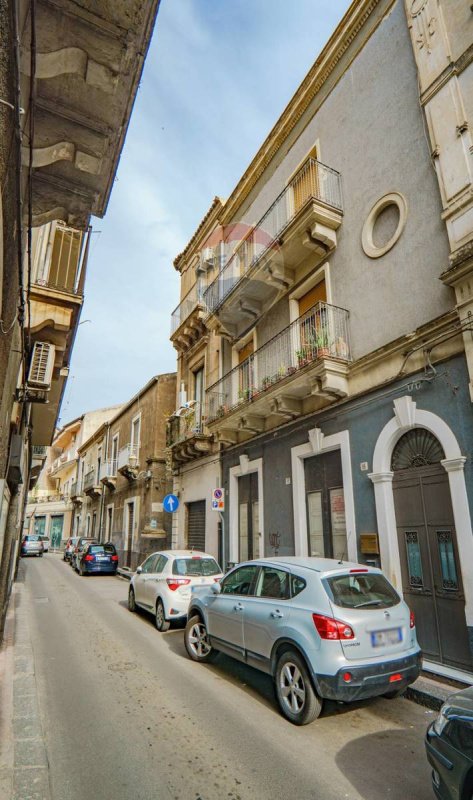 Commercial property in Paternò