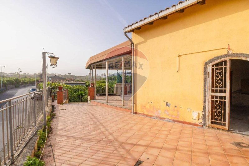 Commercial property in Acireale