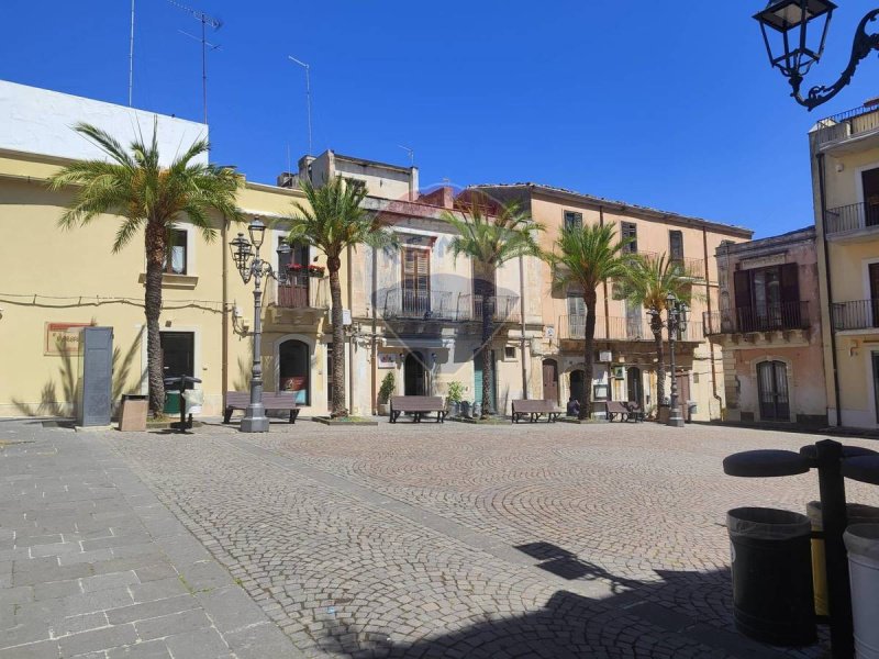 Edifício comercial em Sortino