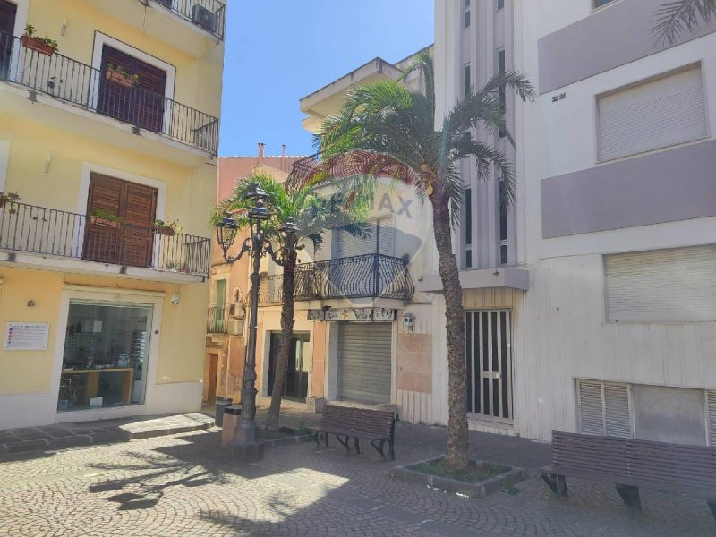 Commercial property in Sortino