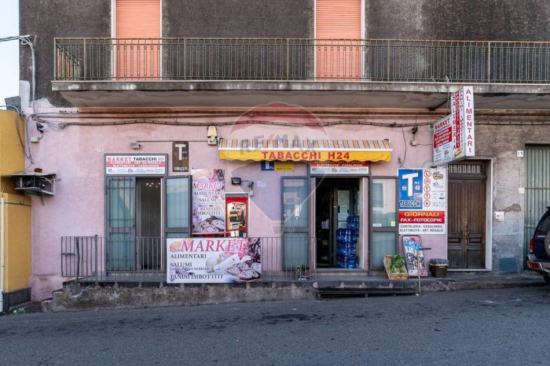 Local commercial à Acireale