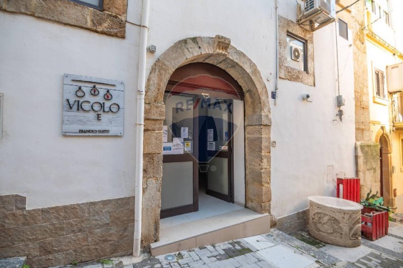 Edifício comercial em Caltagirone