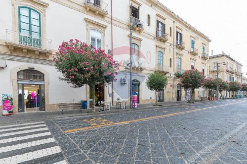 Inmueble comercial en Siracusa