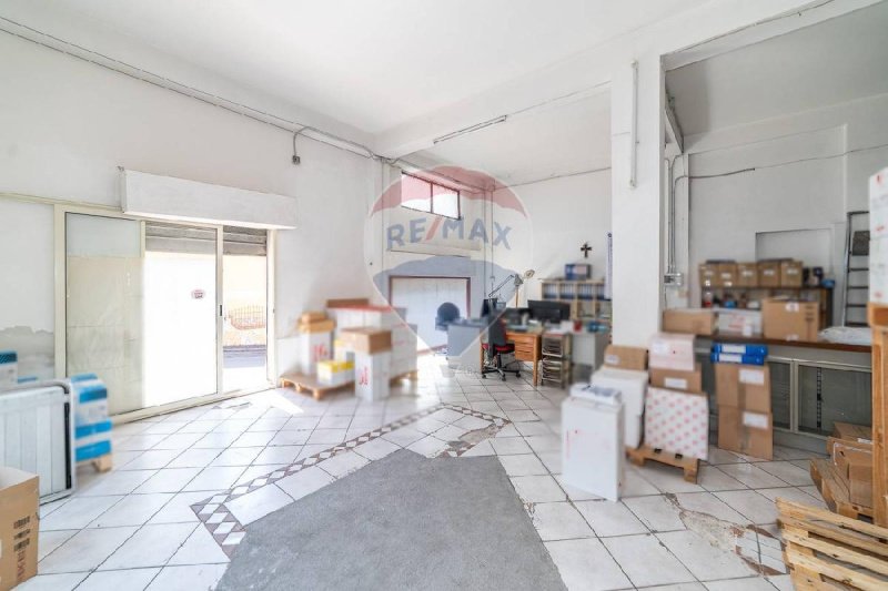 Inmueble comercial en Gravina di Catania