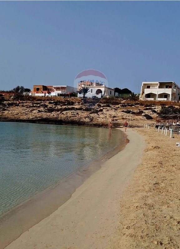 Edifício comercial em Lampedusa e Linosa