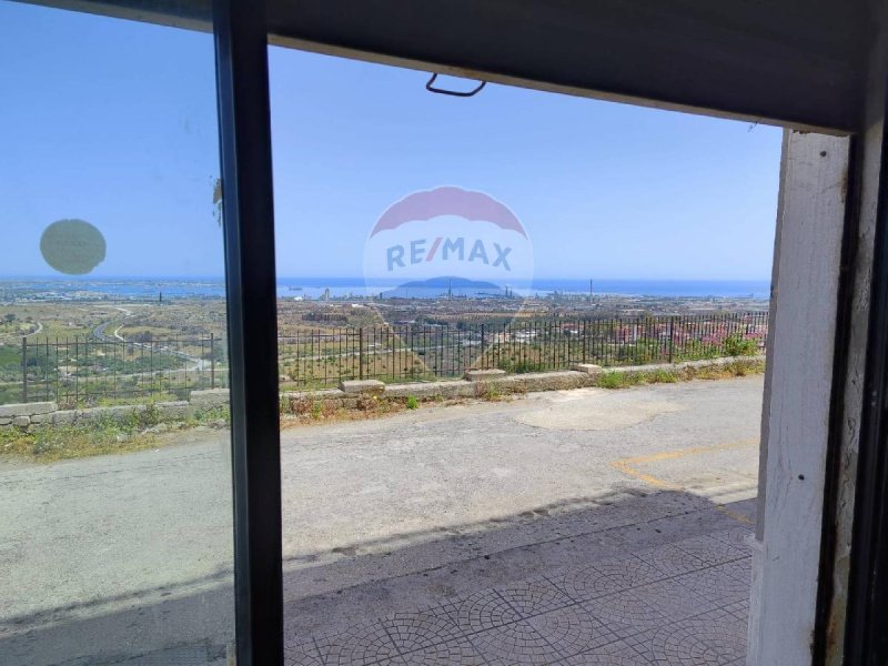 Commercial property in Melilli