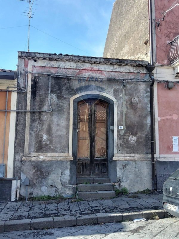 Detached house in Piedimonte Etneo