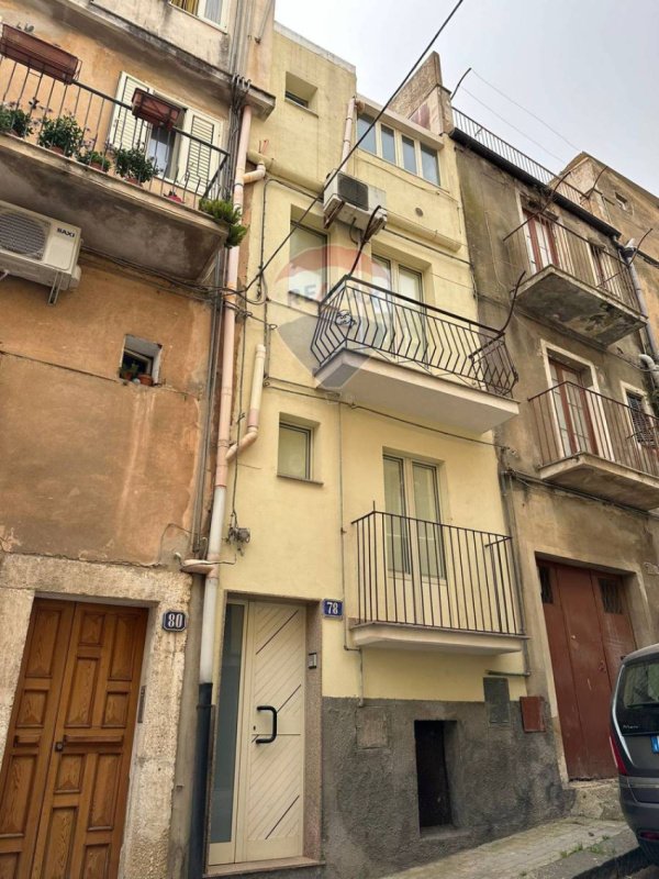 Vrijstaande woning in Caltagirone