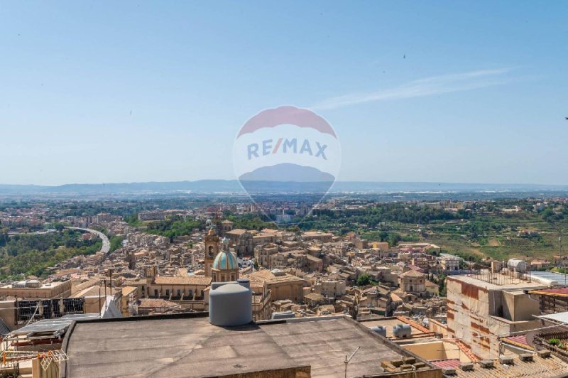 Detached house in Caltagirone