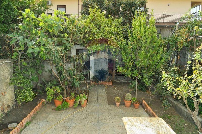 Detached house in Catania