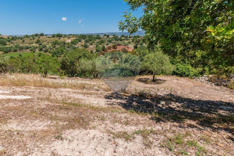 Klein huisje op het platteland in Modica