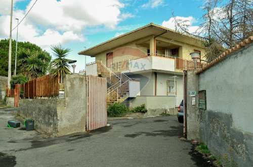 Half-vrijstaande woning in Mascalucia